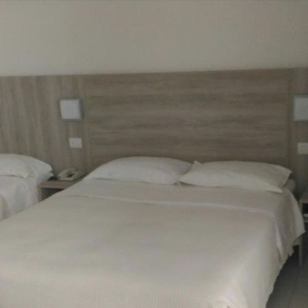 Hotel Monti Ρίμινι Εξωτερικό φωτογραφία