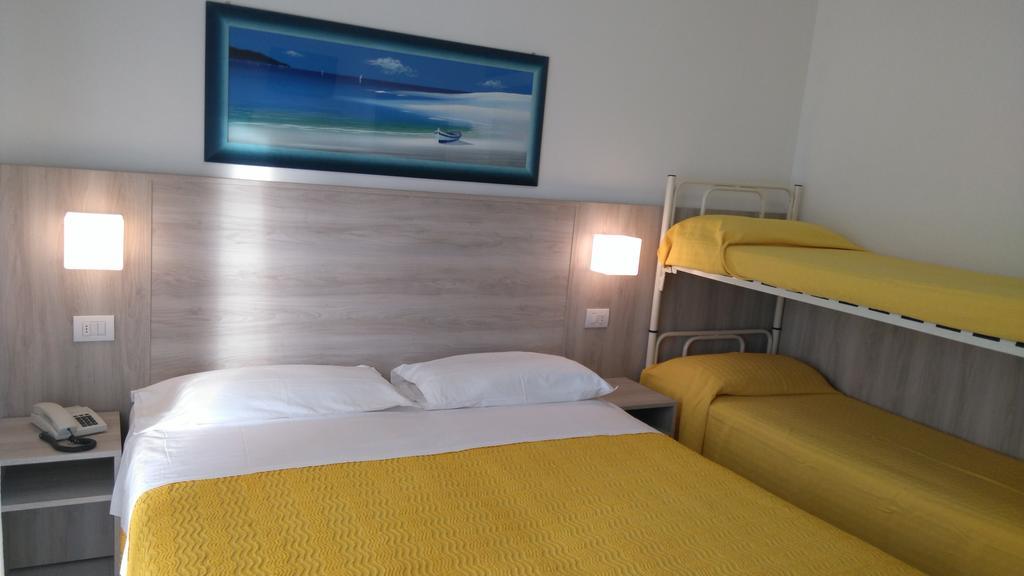Hotel Monti Ρίμινι Εξωτερικό φωτογραφία